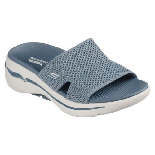 140224 go walk arch fit worthy blue b ea698e7b fab7 42cc 806d fb6dbb324b0c